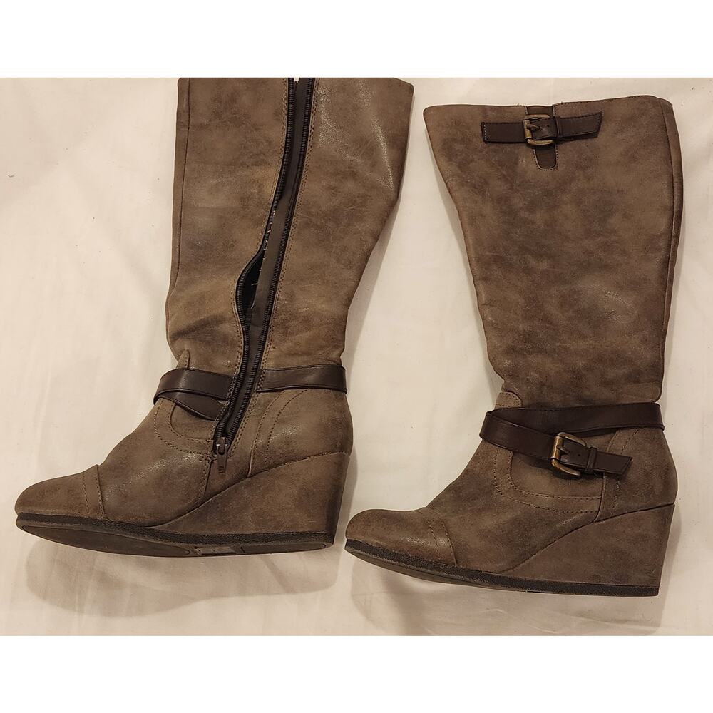 City Classified Taupe Knee High Wedge Boots Buckle Strap Detail Women's Size 9